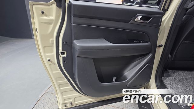 KG Mobility (SsangYong) Rexton Sports Khan Diesel 2.2 4WD Culman Noblesse 2025 — фото 25