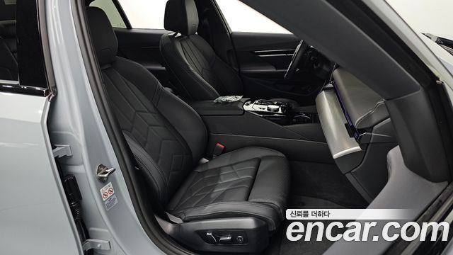 BMW 5 Series (G60) 520i M Sport 2024 — фото 32