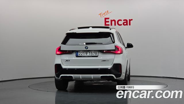 BMW X1 (U11) xDrive 20i M Sport 2025 — фото 4