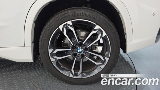 BMW X1 (U11) xDrive 20i M Sport 2025 — фото 21