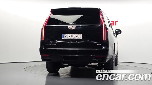 Cadillac Escalade (V) 6.2 Sports Platinum 2022 — фото 4