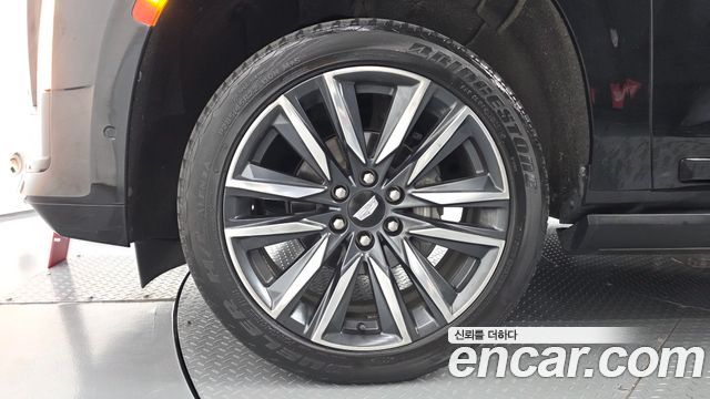Cadillac Escalade (V) 6.2 Sports Platinum 2022 — фото 5