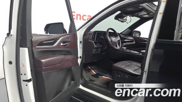 Cadillac Escalade (V) 6.2 Sports Platinum 2022 — фото 10