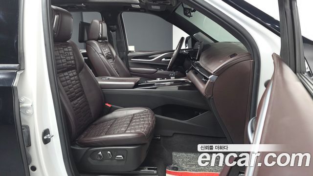 Cadillac Escalade (V) 6.2 Sports Platinum 2022 — фото 11
