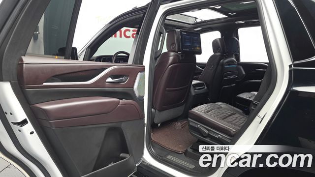 Cadillac Escalade (V) 6.2 Sports Platinum 2022 — фото 26