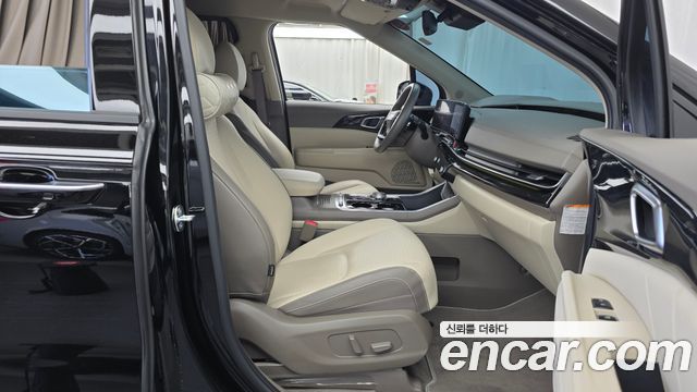 Kia Carnival (IV) HEV 4-Seater Hi Limousine Signature 2025 — фото 16