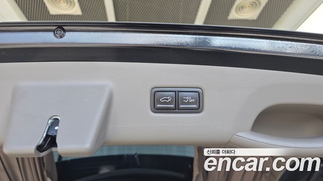 Kia Carnival (IV) HEV 4-Seater Hi Limousine Signature 2025 — фото 38