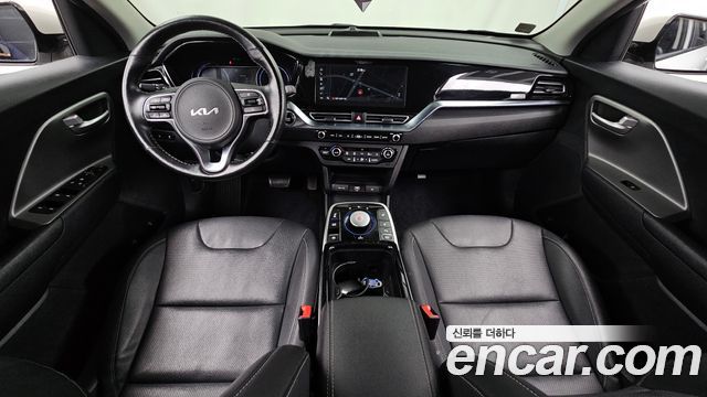 Kia Niro Plus Air 2023 — фото 7