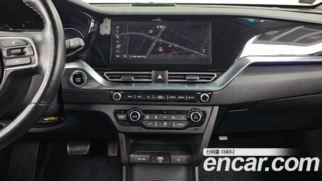 Kia Niro Plus Air 2023 — фото 15
