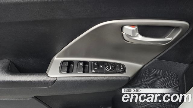 Kia Niro Plus Air 2023 — фото 27