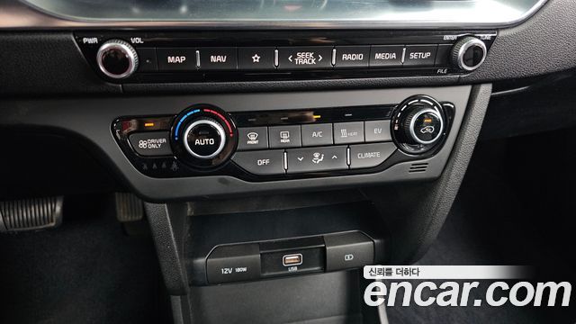 Kia Niro Plus Air 2023 — фото 31
