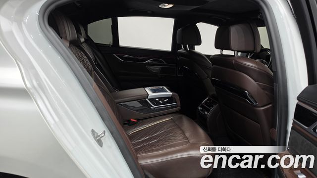 BMW 7 Series (G11) 730d xDrive M Sport 2021 — фото 12