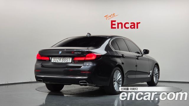 BMW 5 Series (G30) 520i Luxury 2023 — фото 2