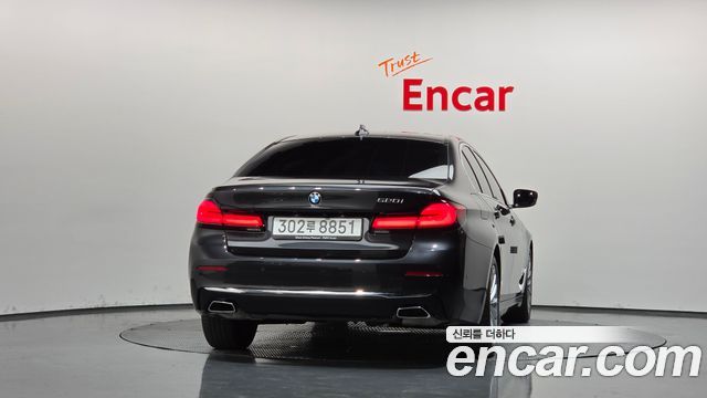 BMW 5 Series (G30) 520i Luxury 2023 — фото 4