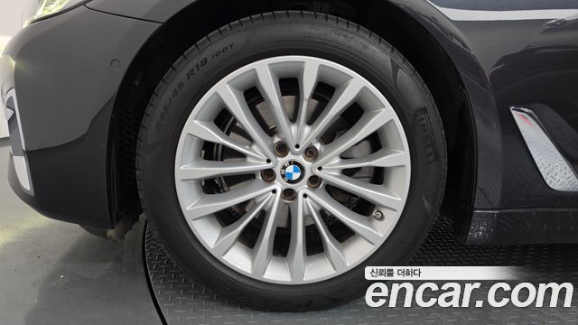 BMW 5 Series (G30) 520i Luxury 2023 — фото 5