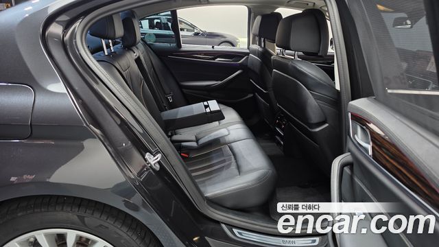 BMW 5 Series (G30) 520i Luxury 2023 — фото 12