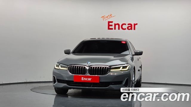 BMW 5 Series (G30) 523d Luxury 2022 — фото 3