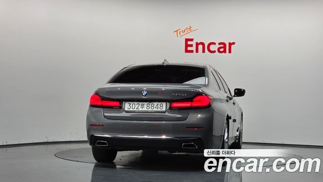 BMW 5 Series (G30) 523d Luxury 2022 — фото 4