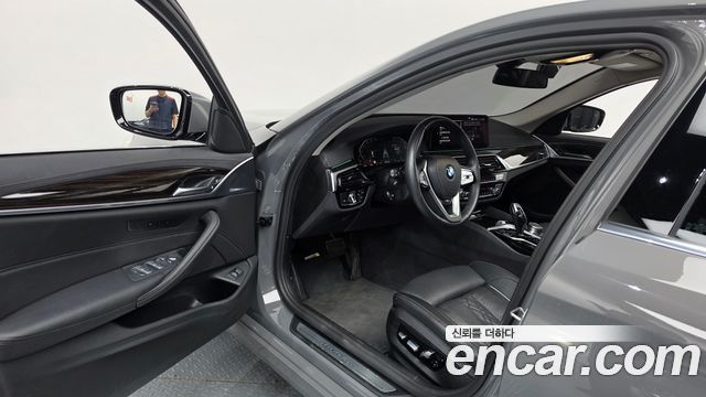 BMW 5 Series (G30) 523d Luxury 2022 — фото 10