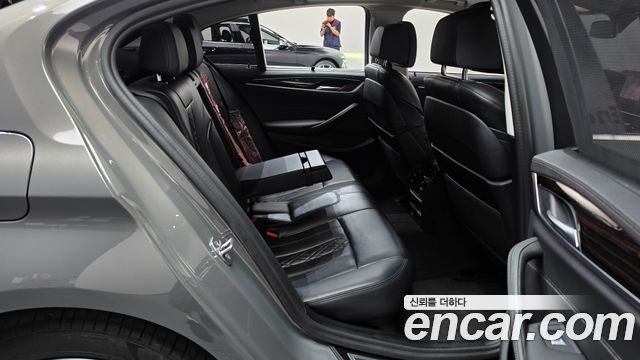 BMW 5 Series (G30) 523d Luxury 2022 — фото 12