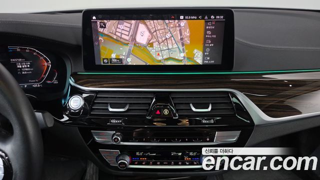 BMW 5 Series (G30) 523d Luxury 2022 — фото 14