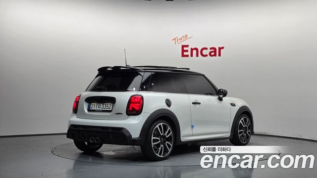 MINI Cooper S JCW Launch Pack Third Generation 2023 — фото 2