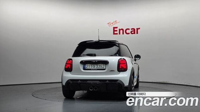 MINI Cooper S JCW Launch Pack Third Generation 2023 — фото 4