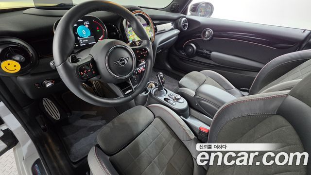 MINI Cooper S JCW Launch Pack Third Generation 2023 — фото 7