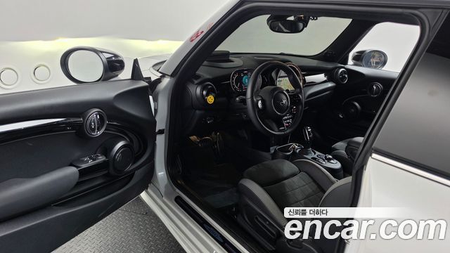 MINI Cooper S JCW Launch Pack Third Generation 2023 — фото 10