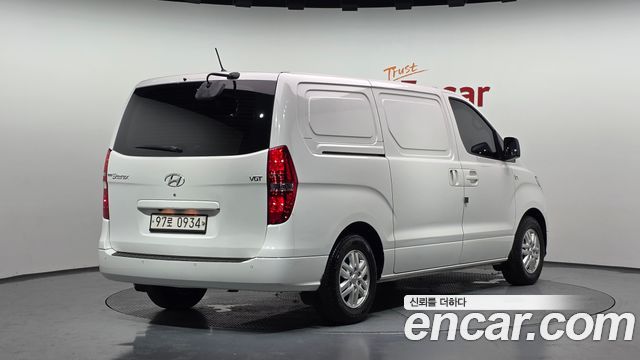 Hyundai Grand Starex Van 3-Seater Smart 2021 — фото 2