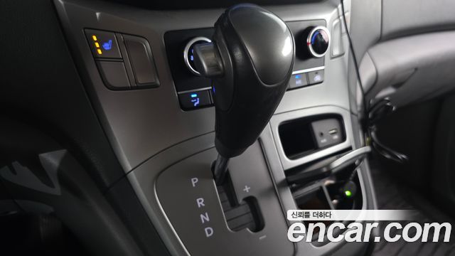 Hyundai Grand Starex Van 3-Seater Smart 2021 — фото 9