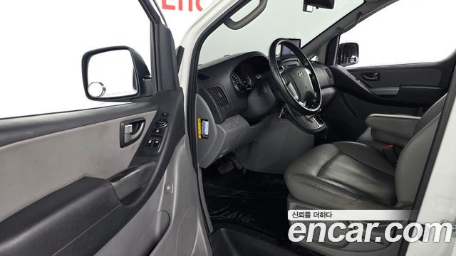 Hyundai Grand Starex Van 3-Seater Smart 2021 — фото 10