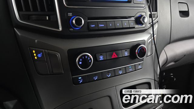 Hyundai Grand Starex Van 3-Seater Smart 2021 — фото 16