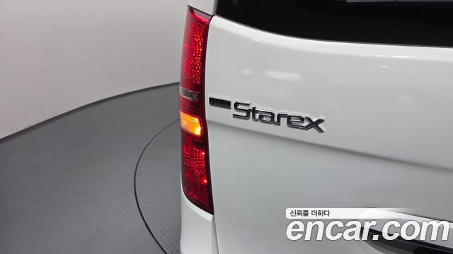 Hyundai Grand Starex Van 3-Seater Smart 2021 — фото 23