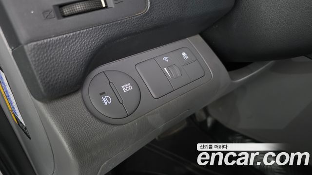 Hyundai Grand Starex Van 3-Seater Smart 2021 — фото 27