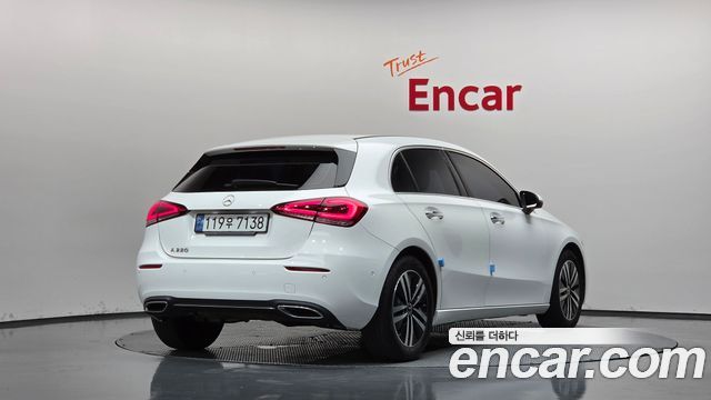 Mercedes-Benz A-Class (W177) A220 Hatchback 2022 — фото 2