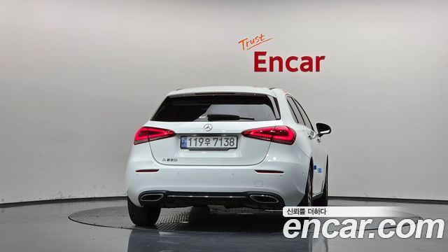 Mercedes-Benz A-Class (W177) A220 Hatchback 2022 — фото 4