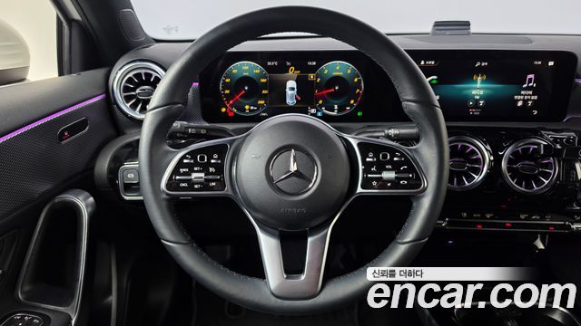 Mercedes-Benz A-Class (W177) A220 Hatchback 2022 — фото 13