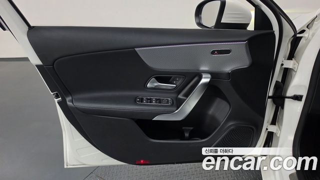 Mercedes-Benz A-Class (W177) A220 Hatchback 2022 — фото 24