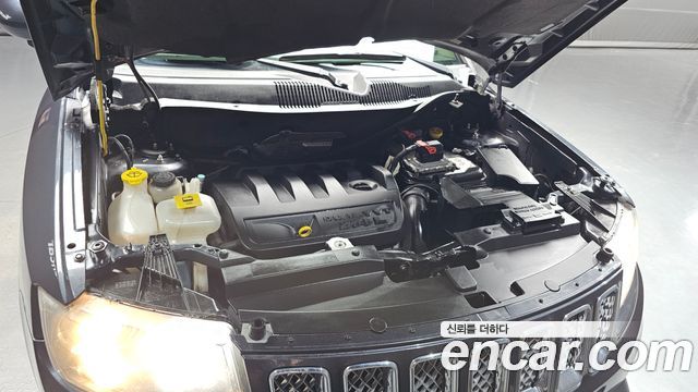 Jeep Compass 2.4 Limited 1st 2015 — фото 6