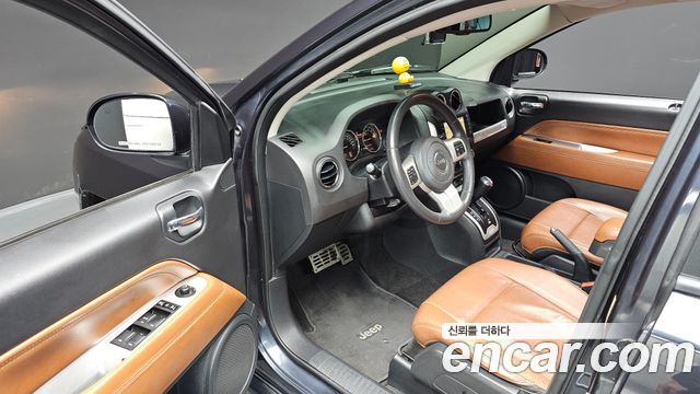 Jeep Compass 2.4 Limited 1st 2015 — фото 12