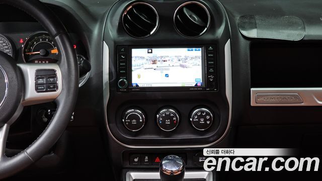 Jeep Compass 2.4 Limited 1st 2015 — фото 14