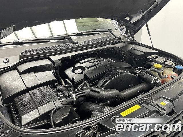Land Rover Discovery 4 3.0 SDV6 SE 2015 — фото 6