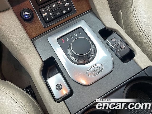 Land Rover Discovery 4 3.0 SDV6 SE 2015 — фото 9