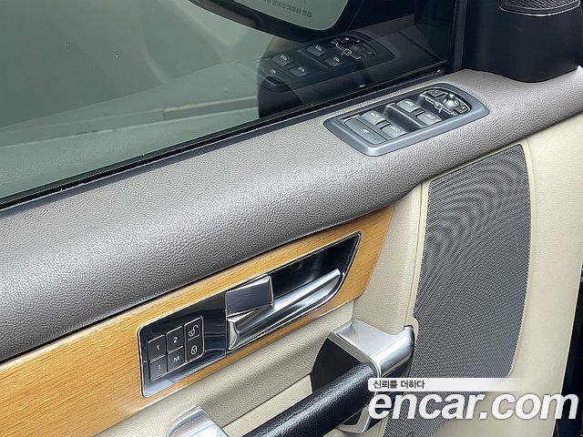 Land Rover Discovery 4 3.0 SDV6 SE 2015 — фото 24