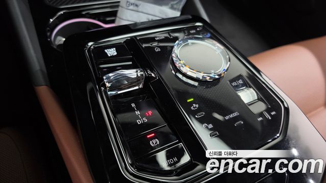 BMW 5 Series (G60) 550e xDrive M Sport Pro 2025 — фото 9