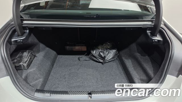BMW 5 Series (G60) 550e xDrive M Sport Pro 2025 — фото 23