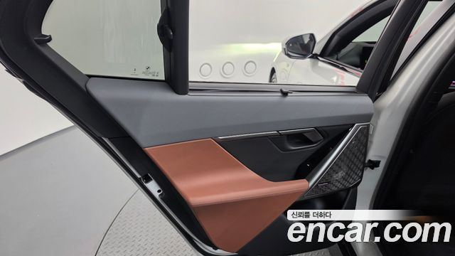 BMW 5 Series (G60) 550e xDrive M Sport Pro 2025 — фото 31