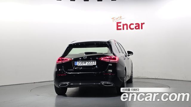 Mercedes-Benz A-Class (W177) A220 Hatchback 2022 — фото 4
