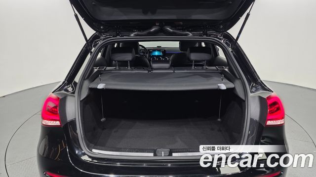 Mercedes-Benz A-Class (W177) A220 Hatchback 2022 — фото 20